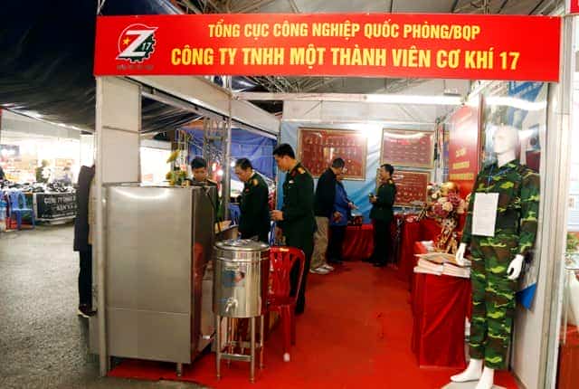 Gian hàng của Nhà máy Z117 tại khu vực hội chợ.