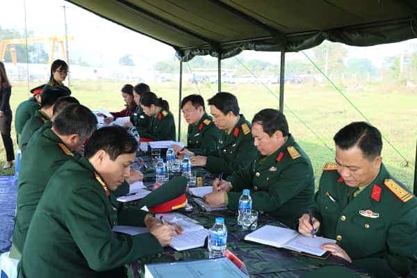 <span>Kiểm tra hồ sơ năng lực.</span>