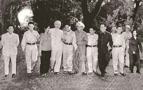  Tư tưởng Hồ Chí Minh về xây dựng nền quốc phòng toàn dân 