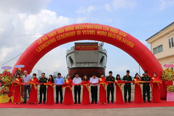 Tổng công ty Sông Thu hạ thủy tàu vận tải đa năng