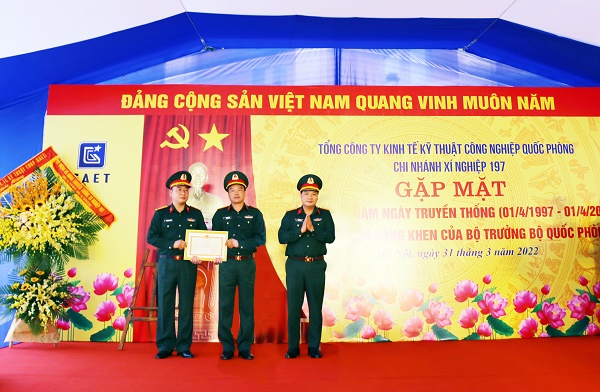 Gặp mặt kỷ niệm 25 năm Ngày truyền thống Xí nghiệp 197 (thuộc Tổng công ty GAET)