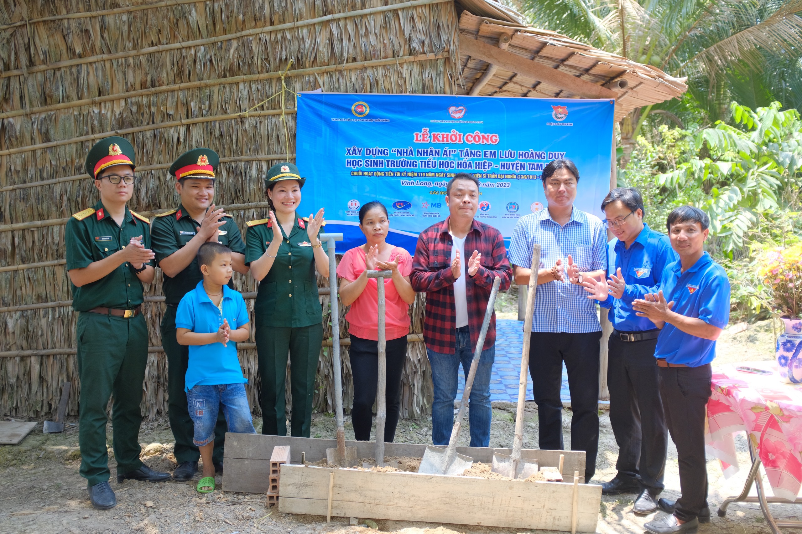 Đoàn cơ sở cơ quan Tổng cục Công nghiệp quốc phòng tổ chức hoạt động ‎tại Vĩnh Long