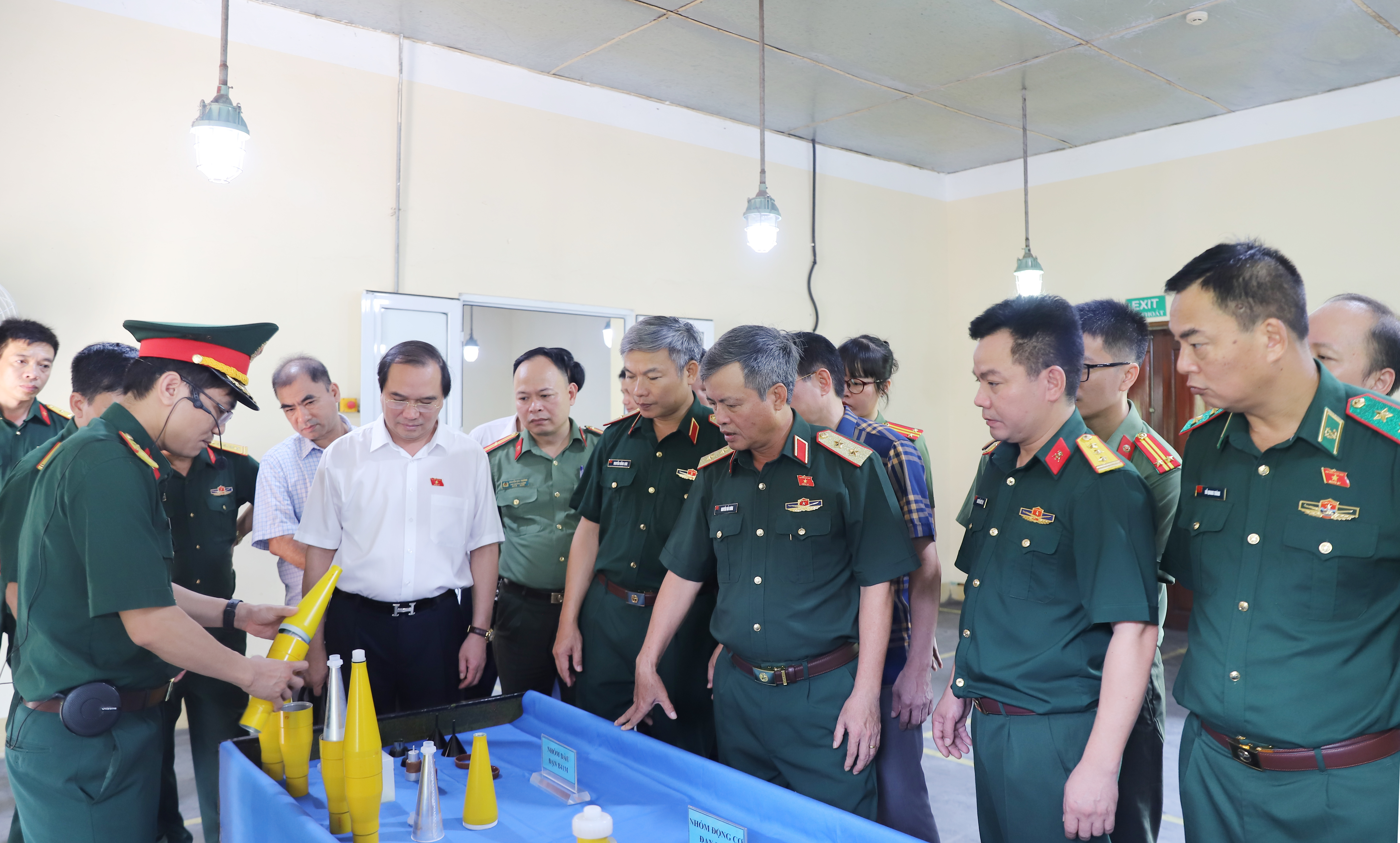 Đoàn khảo sát của Ủy ban Quốc phòng và An ninh Quốc hội làm việc với Nhà máy Z131 và tỉnh Thái Nguyên