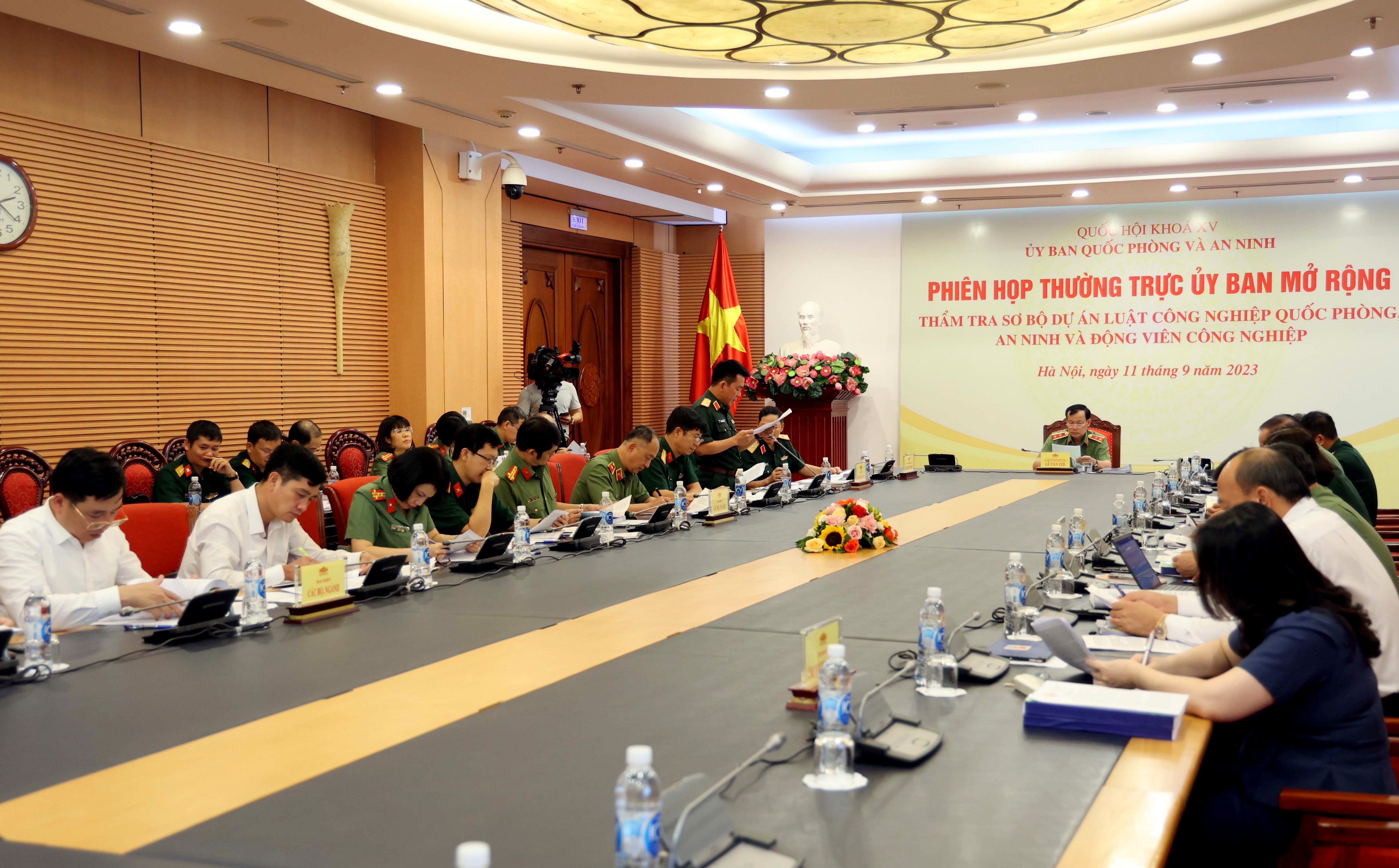 Thẩm tra sơ bộ dự án Luật Công nghiệp quốc phòng, an ninh và động viên công nghiệp