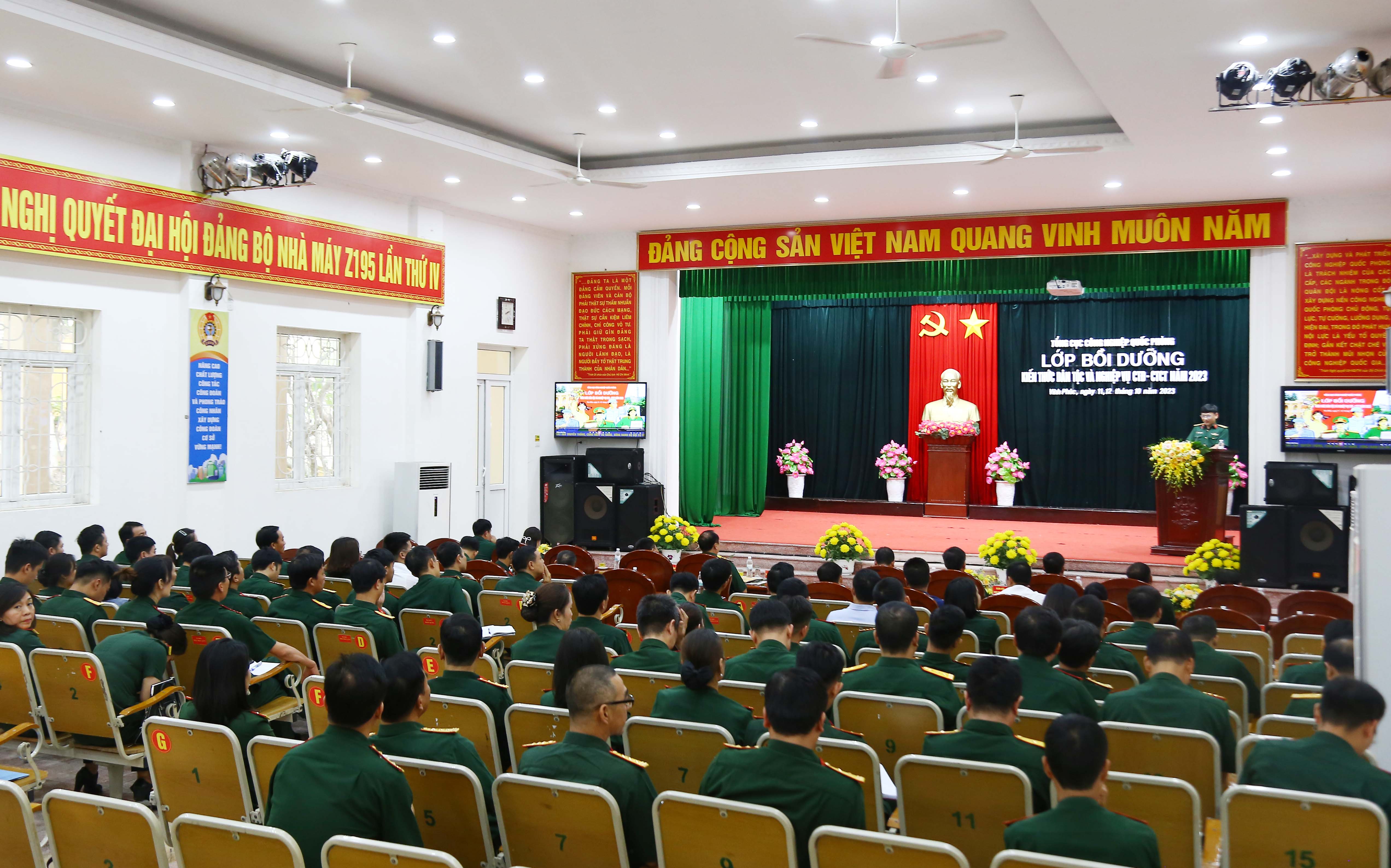 Nâng cao năng lực, phương pháp tiến hành công tác dân vận