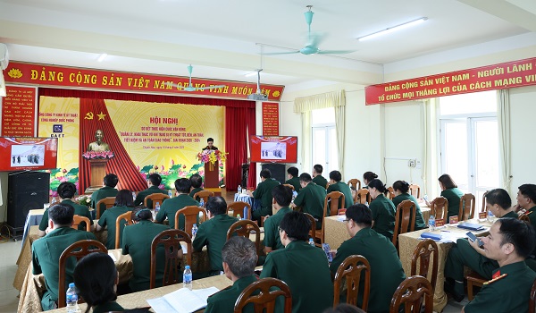 Trung đoàn 717 tuyên dương học sinh xuất sắc năm học 2023-2024