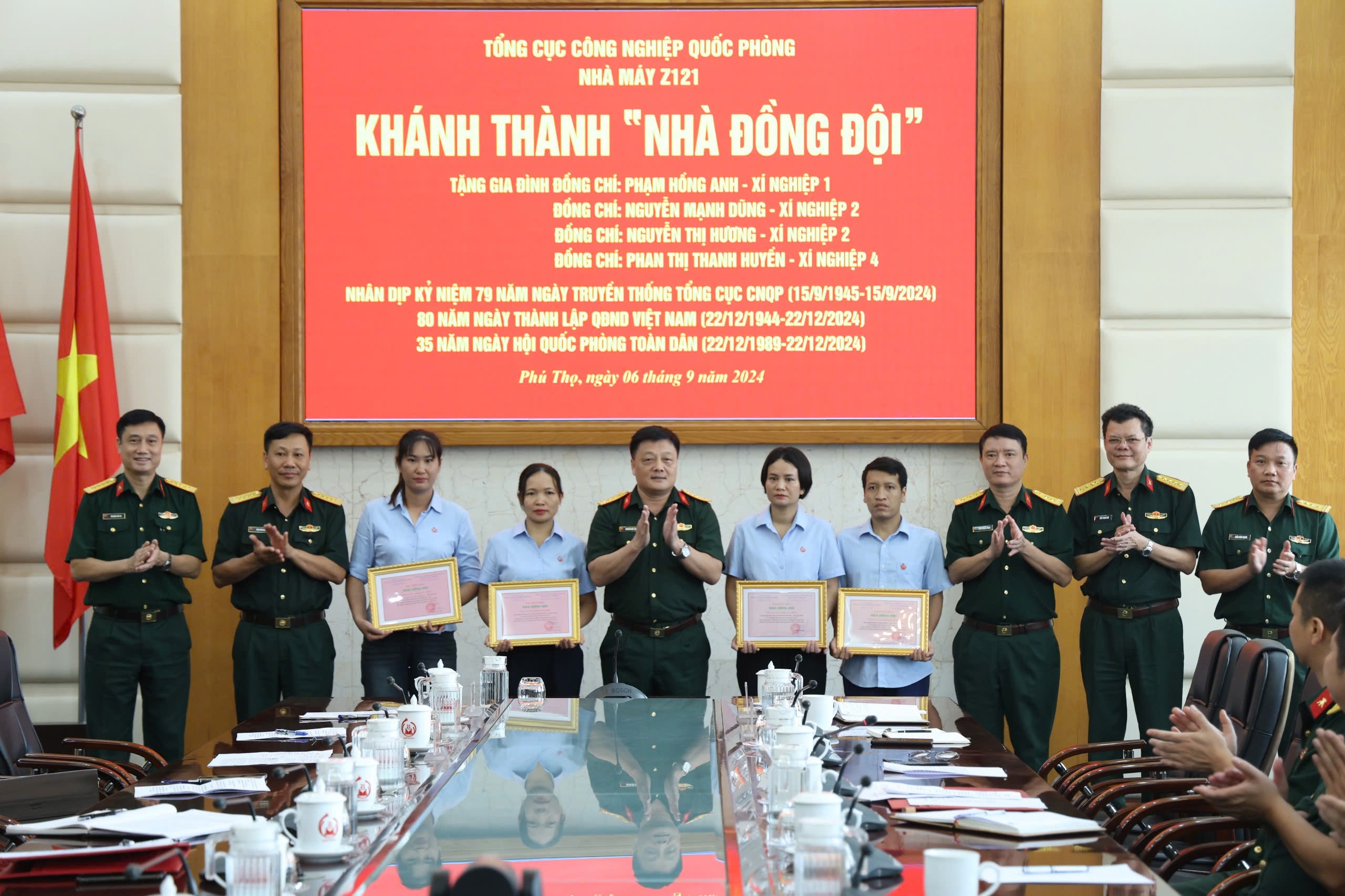 Nhà máy Z121 bàn giao “Nhà đồng đội”