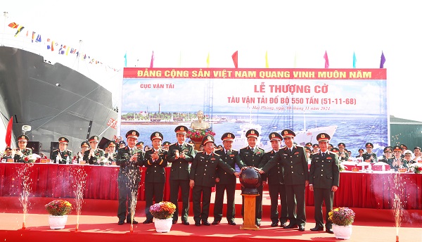 Thượng tướng Vũ Hải Sản kiểm tra và làm việc tại Nhà máy Z173