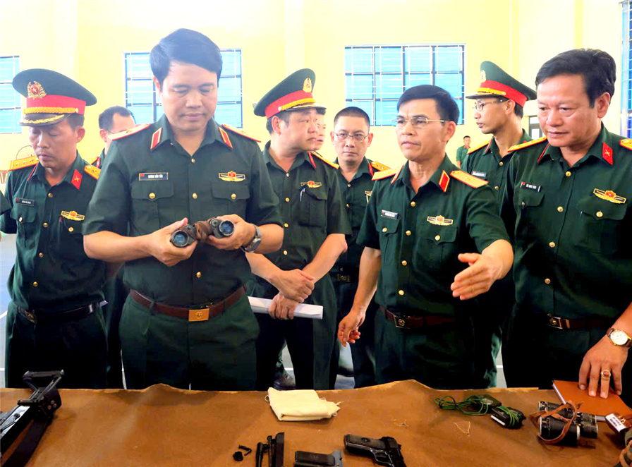 Khảo sát chất lượng vũ khí “Made in Vietnam” tại Sư đoàn 316