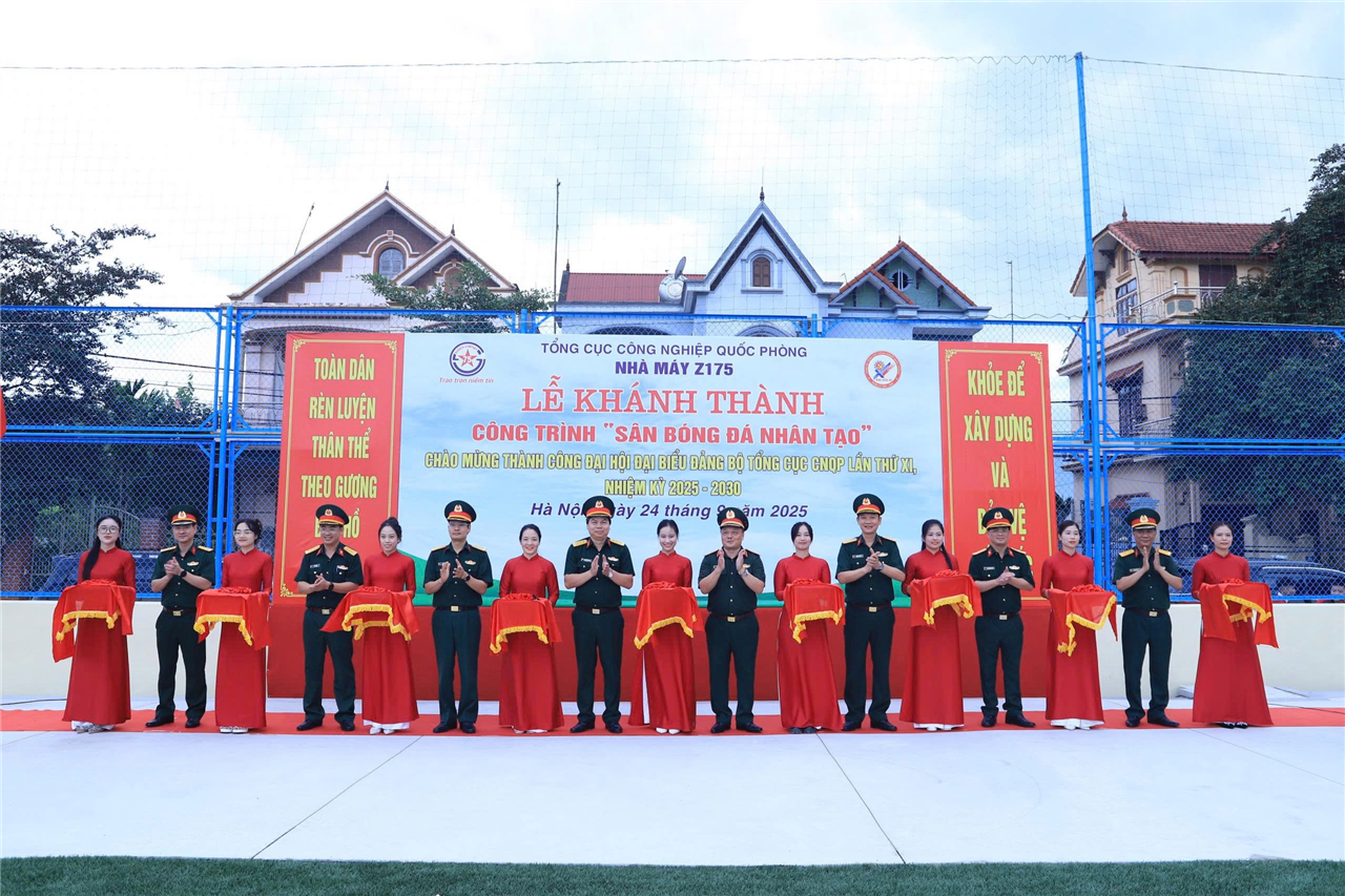 Nhà máy Z175 khánh thành công trình sân bóng đá cỏ nhân tạo