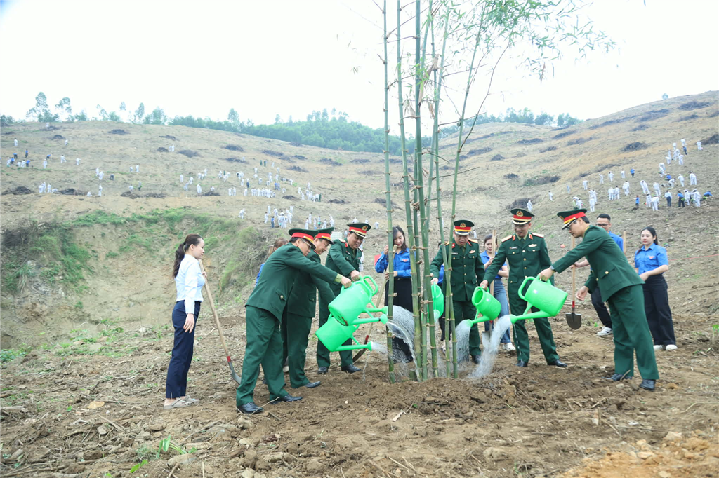 Nhà máy Z113 phát động Tết trồng cây Xuân Bính Ngọ 2026
