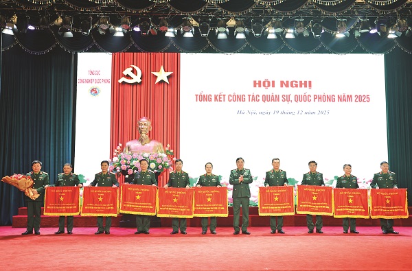 Tự hào truyền thống Anh hùng, vươn tới những đỉnh cao mới