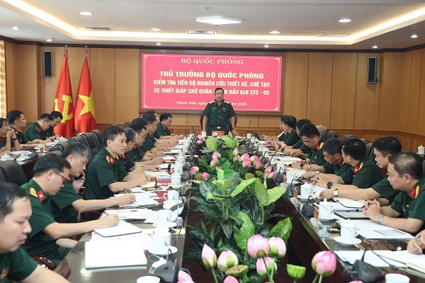 Thượng tướng Phạm Hoài Nam thăm và làm việc tại Nhà máy Z111
