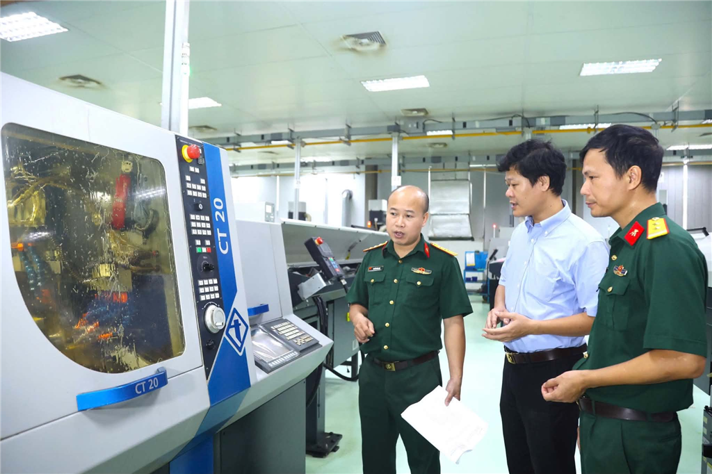 Nhà máy Z129 cần thúc đẩy đổi mới sáng tạo trong nghiên cứu phát triển sản phẩm mới