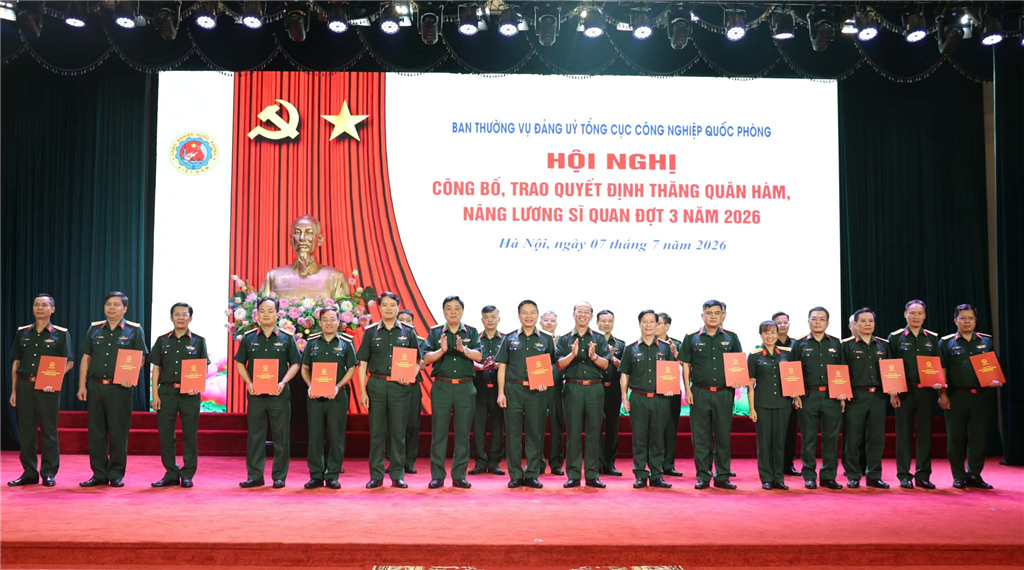 Hàng trăm sĩ quan cao cấp được thăng quân hàm, nâng lương đợt 3 năm 2026