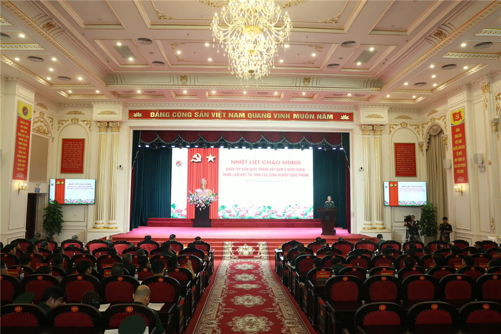 Đoàn Tùy viên quốc phòng Việt Nam thăm, làm việc tại Tổng cục Công nghiệp quốc phòng
