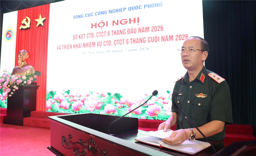 Hoạt động công tác Đảng, công tác chính trị hướng mạnh về cơ sở