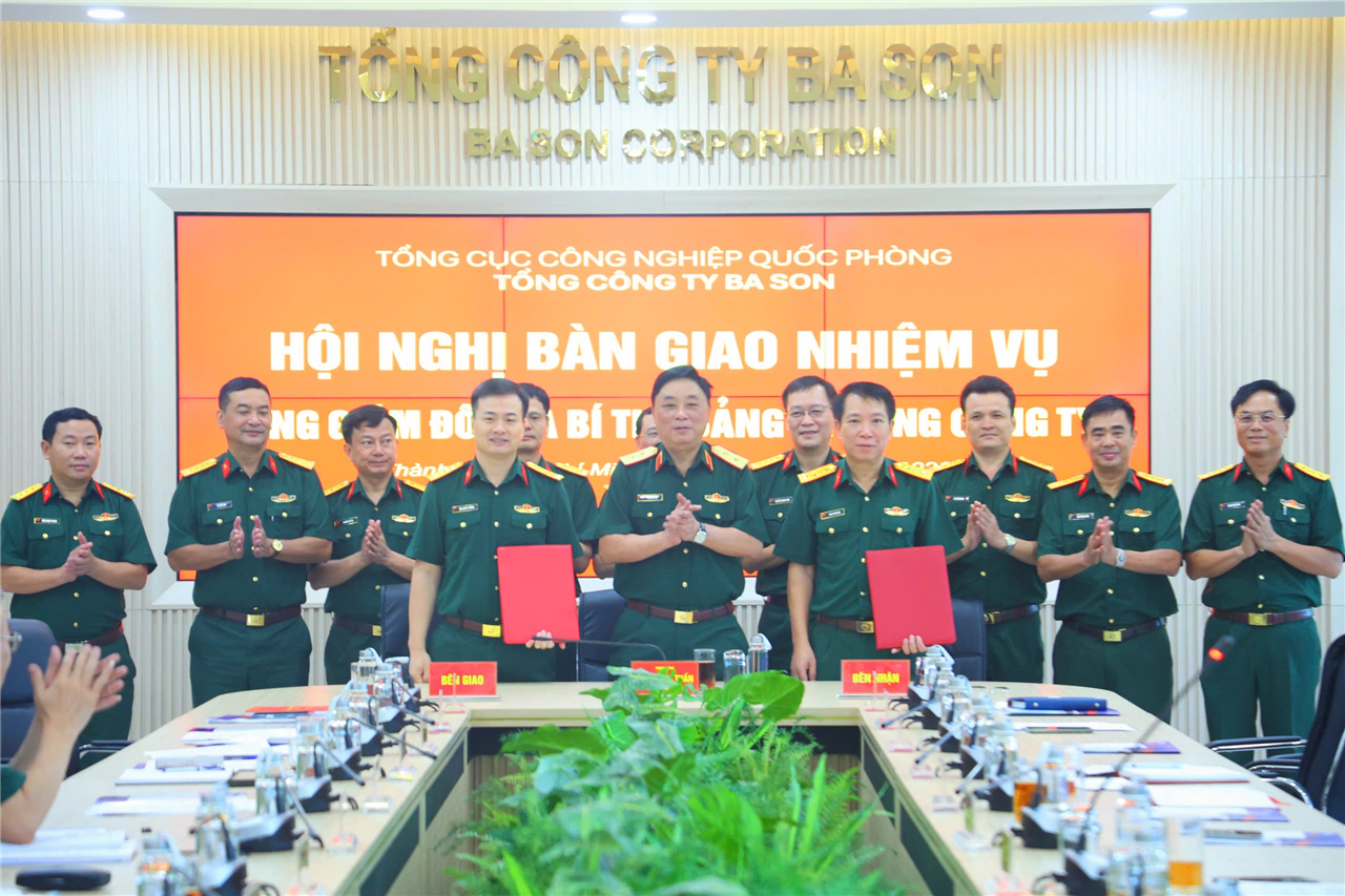 Tổng công ty Ba Son bàn giao nhiệm vụ Tổng giám đốc và Bí thư Đảng ủy