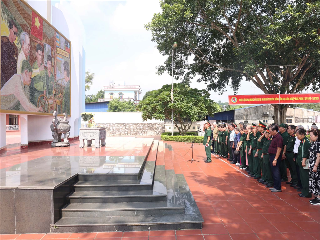 Hội cựu chiến binh Quân giới thành phố Hà Nội tổ chức về nguồn