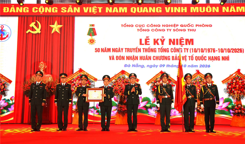 Tổng công ty Sông Thu kỷ niệm 50 năm Ngày truyền thống và đón nhận Huân chương Bảo vệ Tổ quốc hạng Nhì