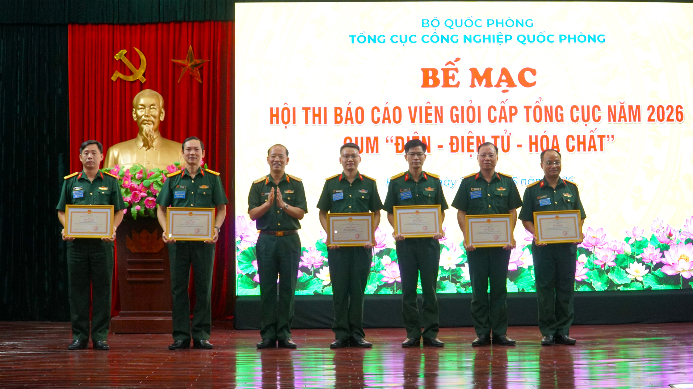 Sôi nổi Hội thi báo cáo viên giỏi Cụm các đơn vị “Điện - Điện tử - Hóa chất”