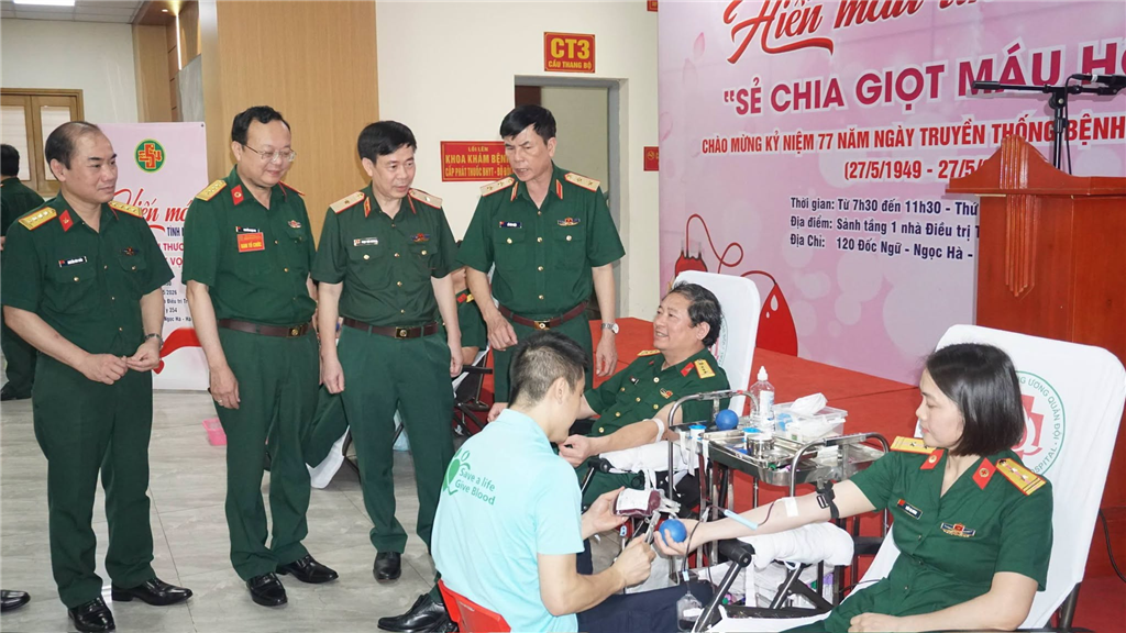 GAET hiến máu tình nguyện “Sẻ chia giọt máu hồng”